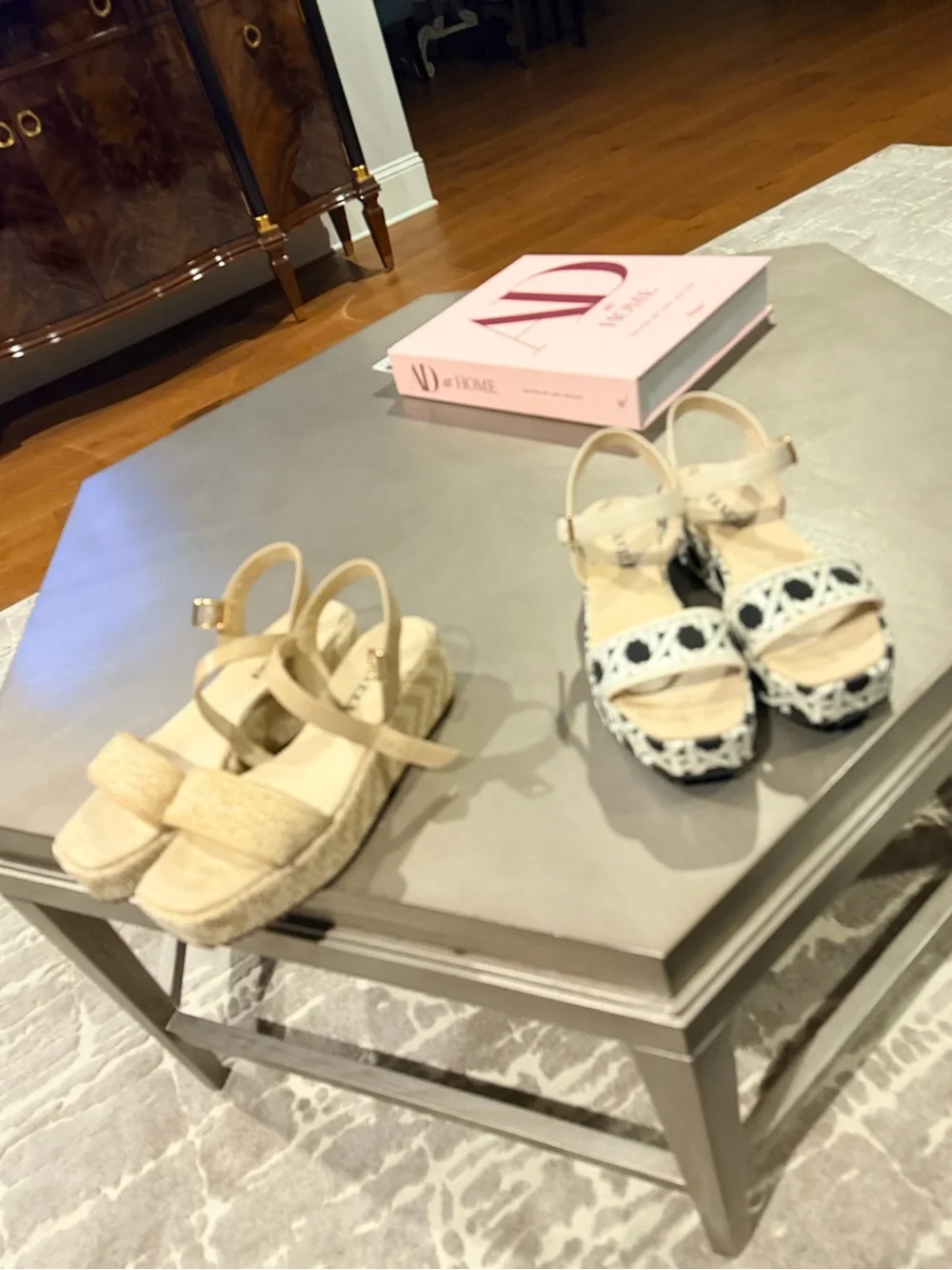 Vaneli woven platform